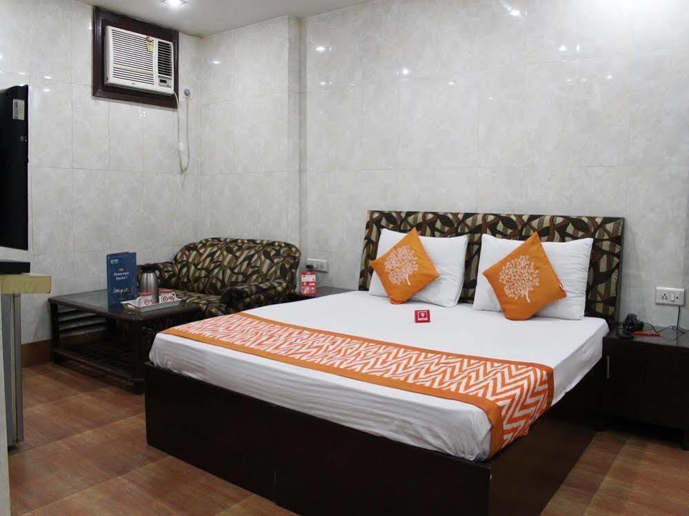 Oyo 2705 Hotel Preet Palace นิวเดลี ภายนอก รูปภาพ