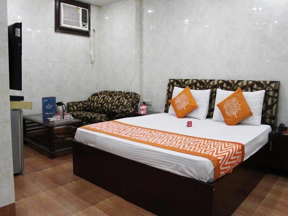 Oyo 2705 Hotel Preet Palace นิวเดลี ภายนอก รูปภาพ