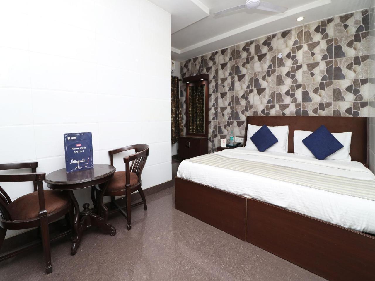 Oyo 2705 Hotel Preet Palace นิวเดลี ภายนอก รูปภาพ